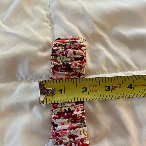 Vince Camuto V-Neck Floral Tank Blouse. Very feminine. Very pretty. Lined. - Picture 12 of 13